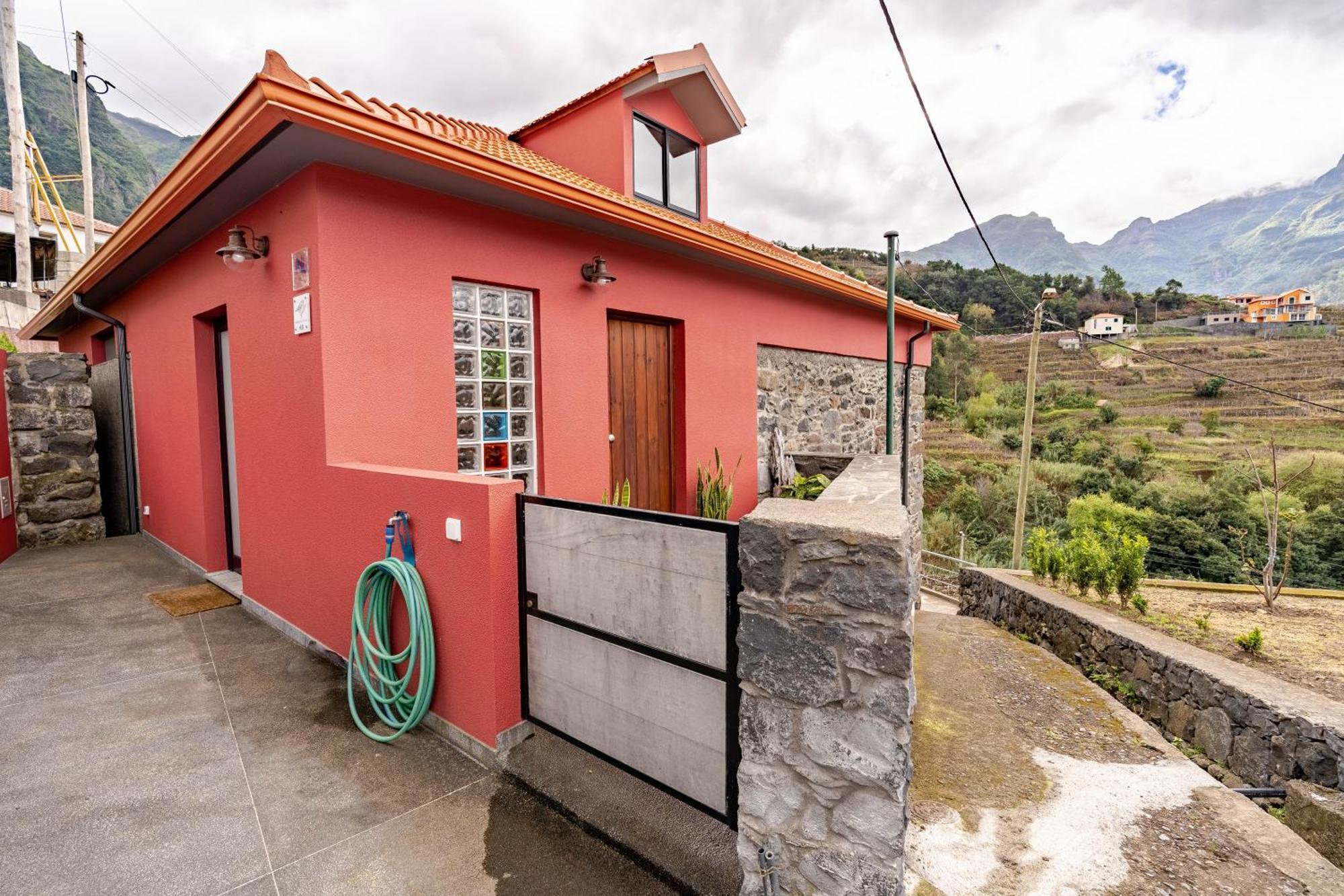 Вілла Madeira Bird House - House In The Mountains With Garden Сан-Вісенте Екстер'єр фото
